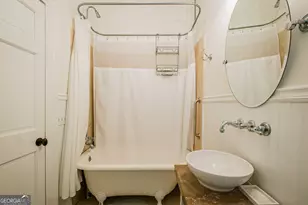 216 W Park Ave, Savannah, GA 31401 - Photo 34
