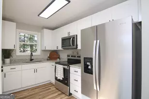 421 Vienna Cir, Fort Valley, GA 31030 - Photo 8