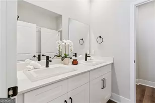 52 E Chapel Dr, Brunswick, GA 31525 - Photo 10