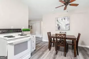 1082 Holly Cirlce, Forest Park, GA 30297 - Photo 6