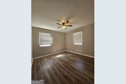 1058 Phillips Circle, Forest Park, GA 30297 - Photo 8