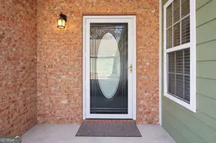 1502 Commonwealth Cir, Newnan, GA 30263 - Photo 2