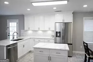 1020 Chandler Ridge Dr SE, Lawrenceville, GA 30045 - Photo 10