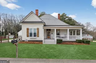 35 Combs St, Locust Grove, GA 30248 - Photo 1