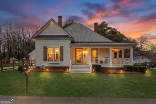 35 Combs St, Locust Grove, GA 30248 - Photo 2