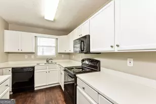 5963 Sherwood Trace, Lithonia, GA 30038 - Photo 6