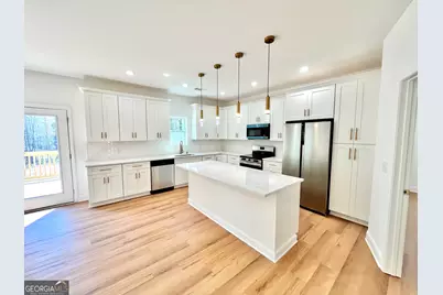 204 Custer Circle, Griffin, GA 30223 - Photo 4