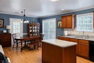 107 Sweetwater Ct, Lagrange, GA 30240 - Photo 2