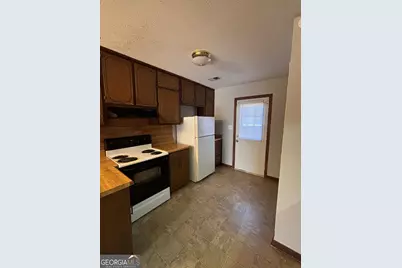 1048 NW Green Valley Drive, Conyers, GA 30012 - Photo 4