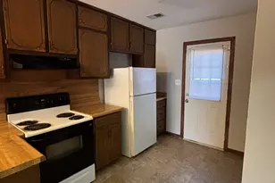 1048 NW Green Valley Dr, Conyers, GA 30012 - Photo 4