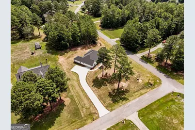 103 McGinnis Glen, Barnesville, GA 30204 - Photo 2