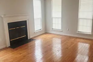 557 Crestridge Ct, Stone Mountain, GA 30083 - Photo 2