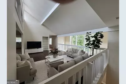 192 NE Kings Row NE, Marietta, GA 30067 - Photo 4