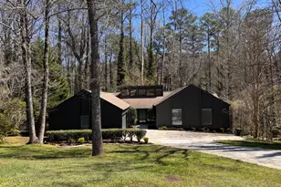 192 NE Kings Row NE, Marietta, GA 30067 - Photo 1