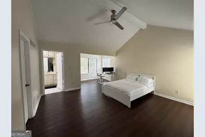 192 NE Kings Row NE, Marietta, GA 30067 - Photo 10