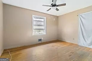 913 Longleaf Dr, Forest Park, GA 30297 - Photo 10