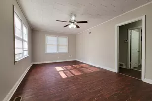 34 E New St, Winder, GA 30680 - Photo 2