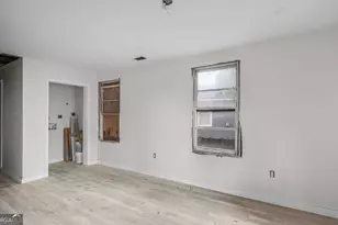 2118 E Gwinnett St, Savannah, GA 31404 - Photo 10