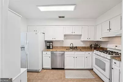 3 Plantation Drive NE #B, Atlanta, GA 30324 - Photo 6