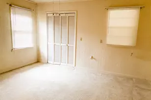 618 Robinson Dr, Jesup, GA 31545 - Photo 8