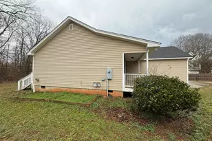 140 Summit Ln, Carnesville, GA 30521 - Photo 2