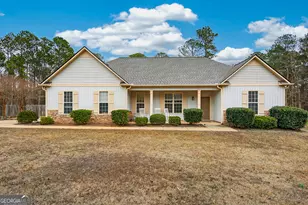 107 Amhurst Dr, West Point, GA 31833 - Photo 1