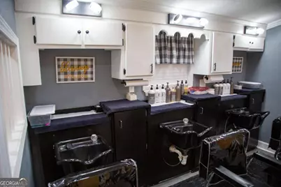 93 Bell, Baxley, GA 31513 - Photo 14