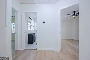 2725 Blount St, East Point, GA 30344 - Photo 10