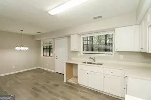 8070 Linda Ct, Jonesboro, GA 30238 - Photo 6