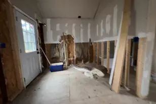 2005 Arlington Cir NW, Atlanta, GA 30318 - Photo 12