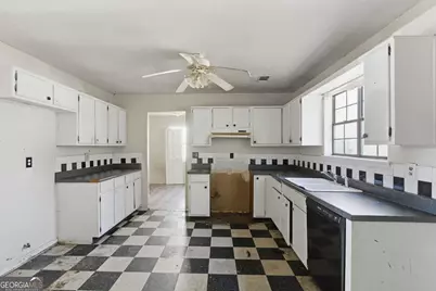 5452 Forest Path Court, Stone Mountain, GA 30088 - Photo 10