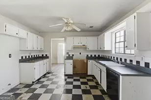 5452 Forest Path Ct, Stone Mountain, GA 30088 - Photo 10