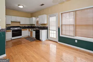 11203 Knotty Pine Pl, Hampton, GA 30228 - Photo 4