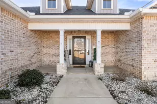 611 Broderick Cir, Warner Robins, GA 31088 - Photo 2