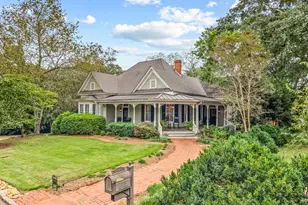 358 Pine St, Madison, GA 30650 - Photo 2