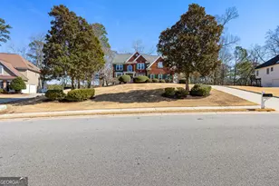 225 Hidden Lake Dr, Fayetteville, GA 30215 - Photo 2