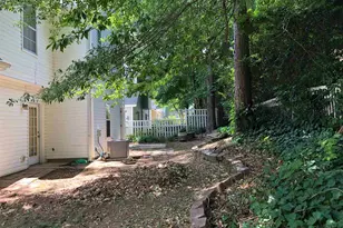 638 N Fairfield Dr, Peachtree City, GA 30269 - Photo 12