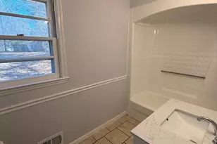 203 Bonaventure Dr, Lagrange, GA 30241 - Photo 10