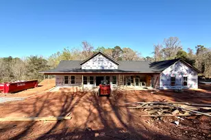 1000 Foxcroft Dr, Lagrange, GA 30240 - Photo 1