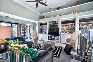 102 Stuart St, Savannah, GA 31405 - Photo 10