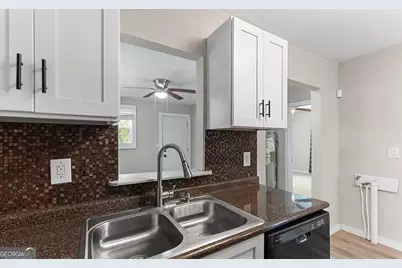 2164 Monroe Avenue, Macon, GA 31204 - Photo 12