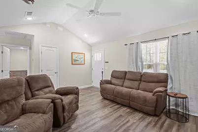 483 Church Circle, Jesup, GA 31545 - Photo 8