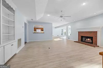 605 Chenocetah Drive, Cornelia, GA 30531 - Photo 6