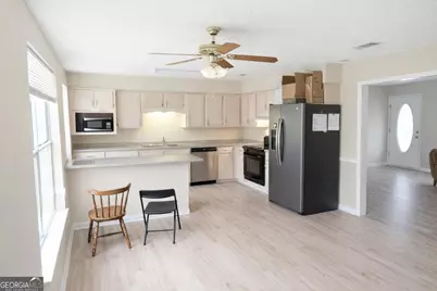 3877 Stratford Circle, Valdosta, GA 31605 - Photo 4