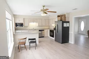 3877 Stratford Cir, Valdosta, GA 31605 - Photo 4