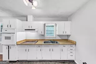 844 Oak St NW, Atlanta, GA 30318 - Photo 8