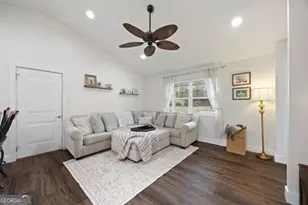 1318 Whitfield Park Dr, Savannah, GA 31406 - Photo 6