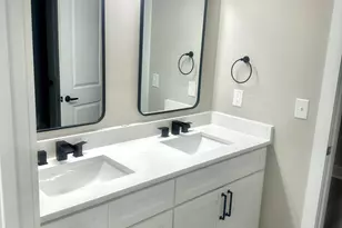 731 Scales St, Griffin, GA 30224 - Photo 16