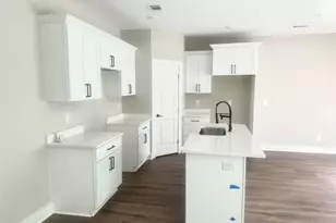 717 A Scales St, Griffin, GA 30224 - Photo 6