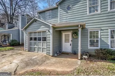 1049 Autumn Crest Drive, Stone Mountain, GA 30083 - Photo 2